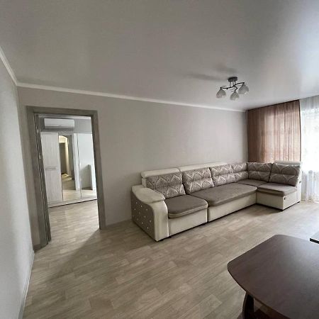 Apartment On Kievskaya Street บิชเคก ภายนอก รูปภาพ